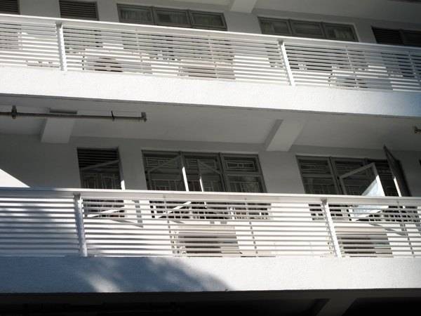 Po Leung Kuk 1984 College_3